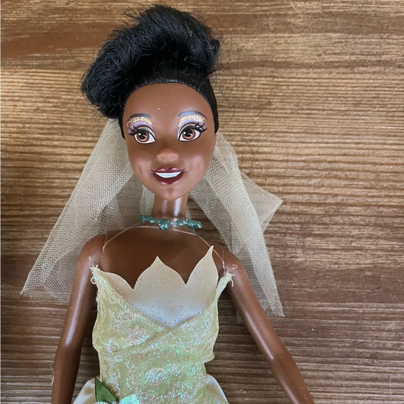 VINTAGE 2010 Disney Princess and The Frog Tiana & Prince Naveen Wedding Set - Picture 2 of 4